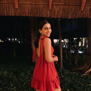 Meet your Posher, Daniela